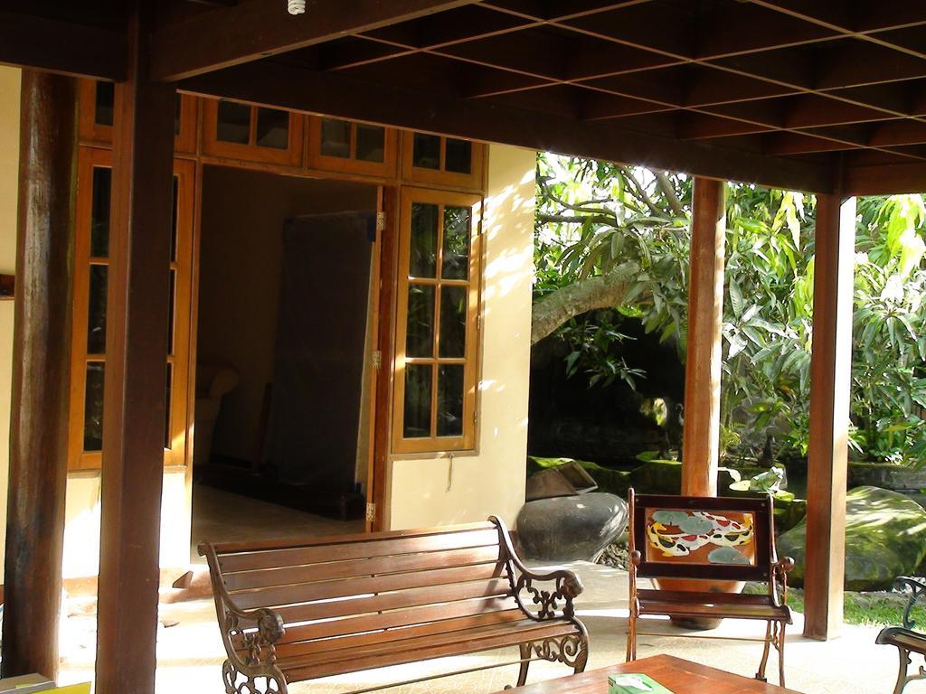 Villa Yukie Senggigi Montongbuwoh Szoba fotó